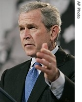 President Bush speaks at the US Holocaust Memorial Museum in Washington 18 April 2007