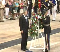 President Bush lays wreath at tomb of unkown soldier at Arlington National Cemetery, 28 May 2007