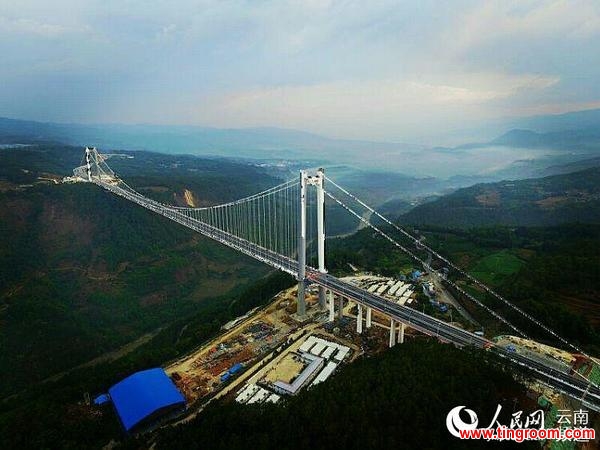 Longjiang Bridge, located in southwest China