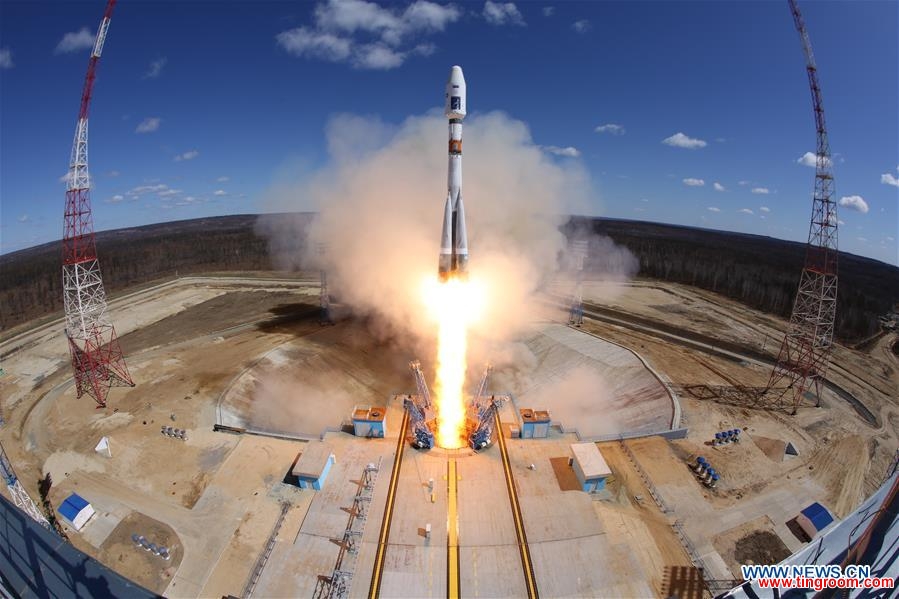  Photo taken on April 28, 2016 shows the launch of the Soyuz-2.1a carrier rocket with three small satellites -- Lomonosov, Aist-2D and SamSat-218 from the newly built Vostochny Cosmodrome in the Far Eastern Amur region. (Xinhua/Sputnik) 