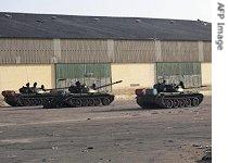 Ethiopian troops and tanks at international airport in Mogadishu 29 Dec 2006 