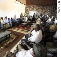 Ethiopian FM Seyoum Mesfin talks during a meeting with around 100 clan and religious leaders in Mogadishu, Somalia (File Photo)