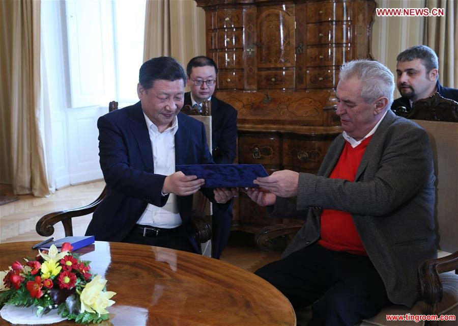 Chinese President Xi Jinping (L front) meets with Czech President Milos Zeman (R front) at the Lany presidential chateau in central Bohemia, Czech Republic, March 28, 2016. Xi started a three-day state visit to the Czech Republic from Monday, the first state visit by a Chinese president in 67 years since the two countries established diplomatic ties. (Xinhua/Lan Hongguang) 